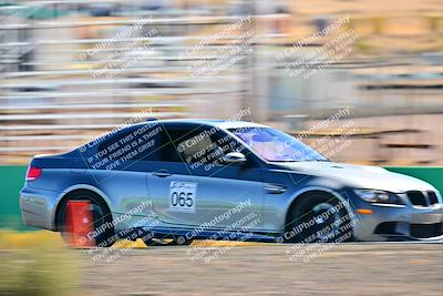 media/Oct-18-2025-Extreme Speed (Sat) [[d6d7e1fef1]]/Group 3 Purple/Session 3 (Turn 1)/